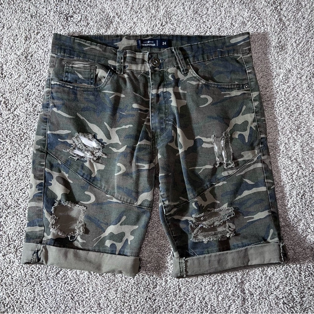 NICKDANGER Distressed Camouflage Shorts - Picture 3 of 6